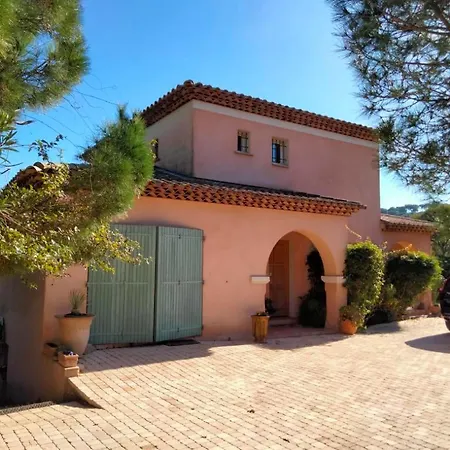 Aurea Villa *